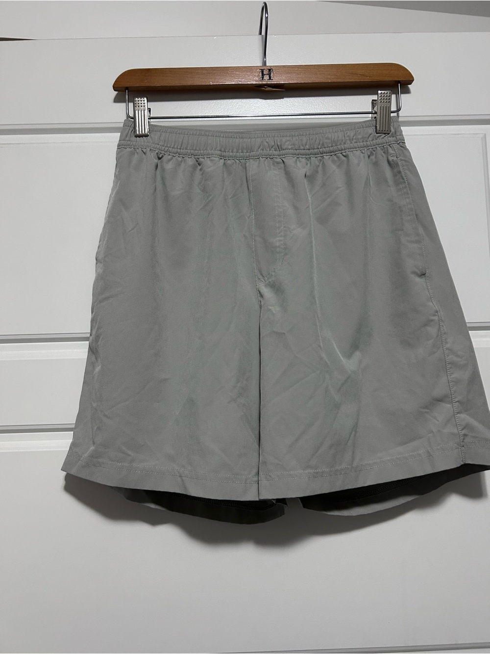 chubbies men’s  Elastic Waist Shorts - Light Beige